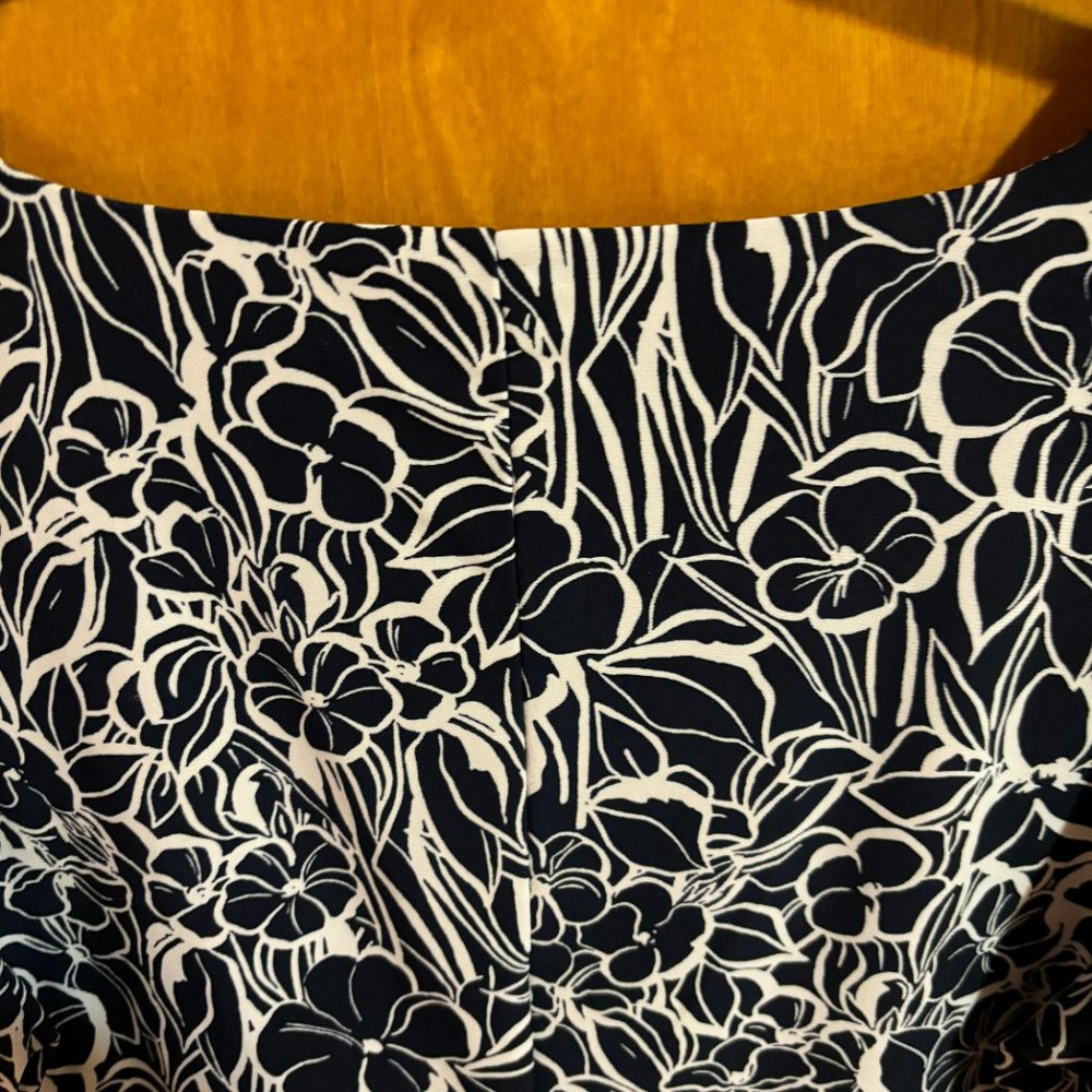 Women's Tommy Hilfiger Navy Blue and White Dress, Size 10 - Picture 13 of 14